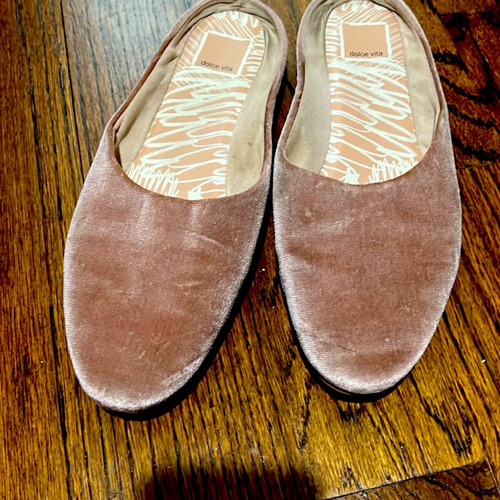 Dolce vita pale pink velvet slide
